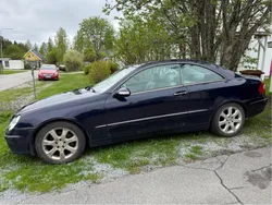 Blå Begagnad 2002 Mercedes CLK320 Elegance Sportkupé | 29 000 kr (Superpris)