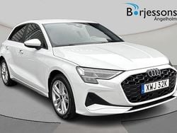 Vit Begagnad 2024 Audi A3 Sportback Advanced Plus Halvkombi | 299 000 kr (Marknadspris)