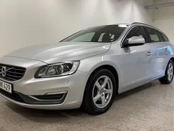 Silver Begagnad 2015 Volvo V60 Momentum Kombi | 109 900 kr (Superpris)