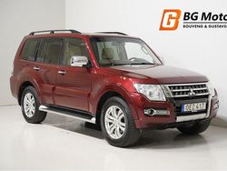 Röd (röd metallic) Begagnad 2016 Mitsubishi Pajero SUV | 199 800 kr (Marknadspris)