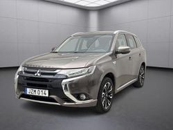 Brun Begagnad 2016 Mitsubishi Outlander Comfort Edition SUV | 174 900 kr (Marknadspris)