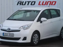 Vit Begagnad 2012 Toyota Verso-S Multidrive S Minibuss | 89 900 kr (Lite dyr)