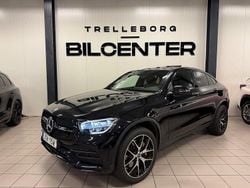Svart Begagnad 2022 Mercedes GLC300e Sportkupé | 539 900 kr (Marknadspris)