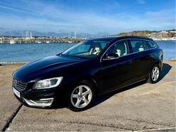 Svart Begagnad 2015 Volvo V60 Momentum Kombi | 115 000 kr (Marknadspris)