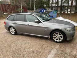 Grå metallic Begagnad 2010 BMW 318 Kombi | 65 000 kr (Lite dyr)