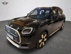 Svart Begagnad 2024 Mini Countryman SUV | 434 900 kr