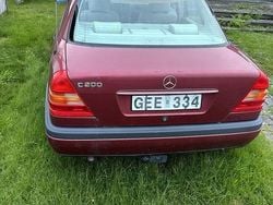 Begagnad 1995 Mercedes C200 Sedan | 27 000 kr