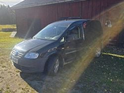 Svart Begagnad 2010 VW Caddy Minibuss | 37 000 kr (Marknadspris)