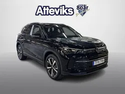 Svart Ny 2025 VW Tiguan Life SUV | 454 400 kr (Marknadspris)