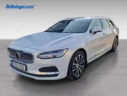 Vit Begagnad 2023 Volvo V90 Core Kombi | 358 000 kr (Marknadspris)