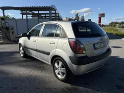 Silver Begagnad 2009 Kia Rio 4 Halvkombi | 46 000 kr (Marknadspris)
