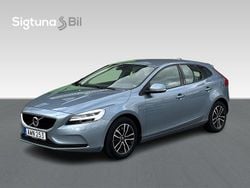 Blå Begagnad 2017 Volvo V40 Business Edition Kombi | 194 900 kr (Marknadspris)