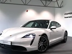 Vit (white) Begagnad 2020 Porsche Taycan 4S Sedan | 725 000 kr (Lite dyr)