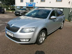 Silver Begagnad 2015 Skoda Octavia Ambition Kombi | 74 900 kr (Marknadspris)