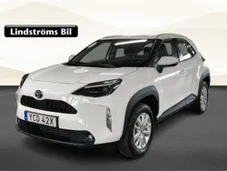 Vit Begagnad 2023 Toyota Yaris Cross Active SUV | 289 000 kr (Marknadspris)