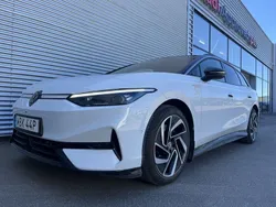 Vit (glacier white metallic) Begagnad 2025 VW ID.7 Pro Sedan | 599 900 kr (Marknadspris)