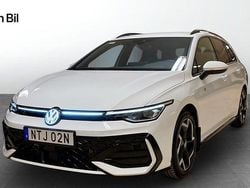 Pure white Begagnad 2024 VW Golf VIII R-line Kombi | 379 900 kr