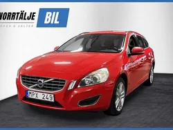 Röd Begagnad 2010 Volvo V60 Momentum Kombi | 99 900 kr (Marknadspris)