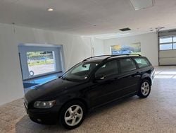 Svart Begagnad 2006 Volvo V50 Kinetic Kombi | 34 900 kr (Marknadspris)