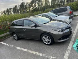 Grå Begagnad 2018 Toyota Auris Touring Sports Kombi | 210 000 kr (Lite dyr)