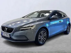 Ljusblå (blå) Begagnad 2016 Volvo V40 Business Edition Kombi | 169 900 kr (Marknadspris)