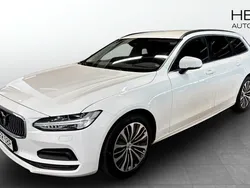 Vit Begagnad 2022 Volvo V90 Momentum Kombi | 309 900 kr (Bra pris)