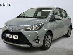 Grå Begagnad 2018 Toyota Yaris Active Halvkombi | 150 000 kr