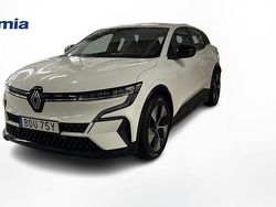 Vit Begagnad 2022 Renault Mégane IV Equilibre Halvkombi | 239 900 kr (Marknadspris)