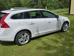 Vit Begagnad 2013 Volvo V60 Momentum Kombi | 100 000 kr (Bra pris)