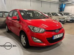 Röd Begagnad 2013 Hyundai i20 Premium Halvkombi | 44 900 kr (Marknadspris)