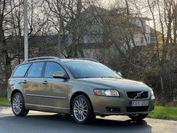Grön Begagnad 2009 Volvo V50 Summum Kombi | 49 900 kr (Marknadspris)