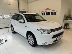 Vit Begagnad 2014 Mitsubishi Outlander P-HEV SUV | 114 900 kr (Marknadspris)