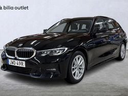 Svart Begagnad 2021 BMW 330e Sport Line Kombi | 274 900 kr (Superpris)