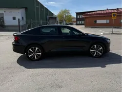 Svart Begagnad 2022 Polestar 2 Long Range Single Motor Sedan | 325 000 kr (Marknadspris)