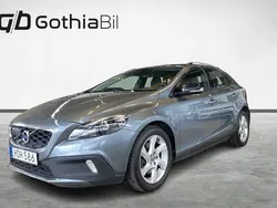 Grå Begagnad 2016 Volvo V40 CC Momentum Kombi | 149 900 kr (Marknadspris)