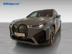 Grå Begagnad 2022 BMW iX Comfort Edition SUV | 659 000 kr (Marknadspris)