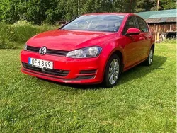 Röd Begagnad 2016 VW Golf VII Kombi | 99 000 kr (Marknadspris)