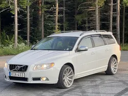 Vit Begagnad 2010 Volvo V70 Momentum Kombi | 50 000 kr (Marknadspris)