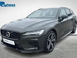 Mörkgrå (pine grey metallic) Begagnad 2022 Volvo V60 R-Design Kombi | 419 900 kr (Bra pris)