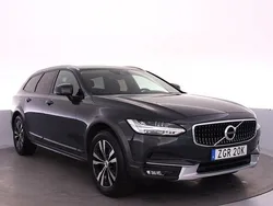 Grå Begagnad 2019 Volvo V90 CC Kombi | 369 000 kr (Marknadspris)