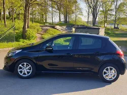 Svart Begagnad 2015 Peugeot 208 Halvkombi | 63 000 kr (Marknadspris)
