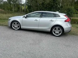 Grå Begagnad 2013 Volvo V40 Kombi | 83 000 kr (Marknadspris)