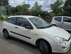 Vit Begagnad 2002 Ford Focus Halvkombi | 25 000 kr