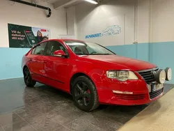 Röd Begagnad 2010 VW Passat Sportline Sedan | 62 900 kr (Lite dyr)