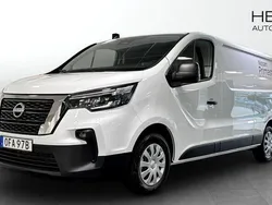 Vit Ny 2024 Nissan Primastar N-Connecta Minibuss | 380 236 kr (Marknadspris)