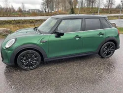 Grön Begagnad 2022 Mini Cooper S Halvkombi | 259 000 kr (Marknadspris)