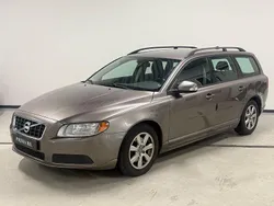 Grå Begagnad 2010 Volvo V70 Drive Kinetic Kombi | 54 900 kr (Superpris)