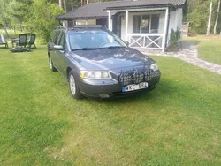 Grå Begagnad 2005 Volvo V70 Kinetic Kombi | 30 000 kr (Marknadspris)