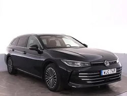 Svart Begagnad 2024 VW Passat Elegance Kombi | 359 000 kr (Marknadspris)