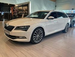Vit Begagnad 2018 Skoda Superb Business Line Kombi | 248 000 kr (Dyr)